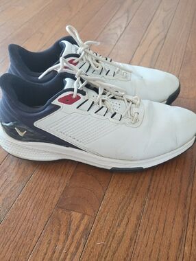 Men's  Callaway White Athletic Golf Shoes with Navy Collar and Red Accent